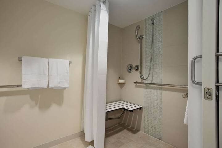 Room 33 of 88